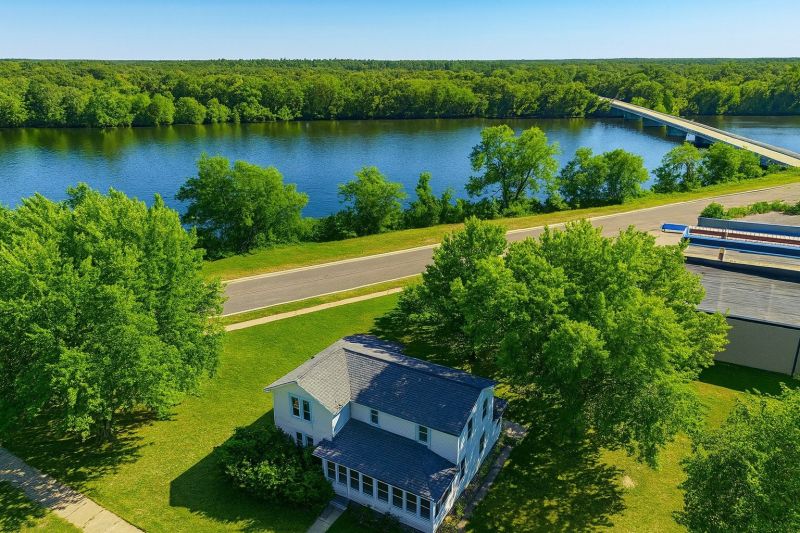 Best Siding Contractors Contractors in Tewksbury, MA